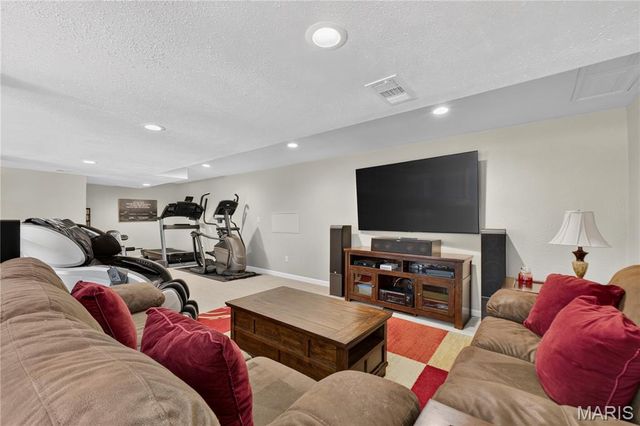 947 Crown Pointe Estates Drive, Wildwood, MO 63021