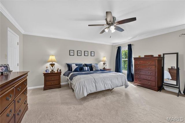 947 Crown Pointe Estates Drive, Wildwood, MO 63021
