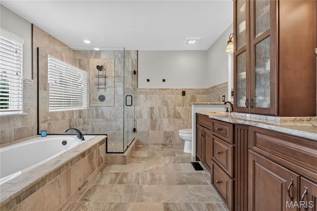 947 Crown Pointe Estates Drive, Wildwood, MO 63021