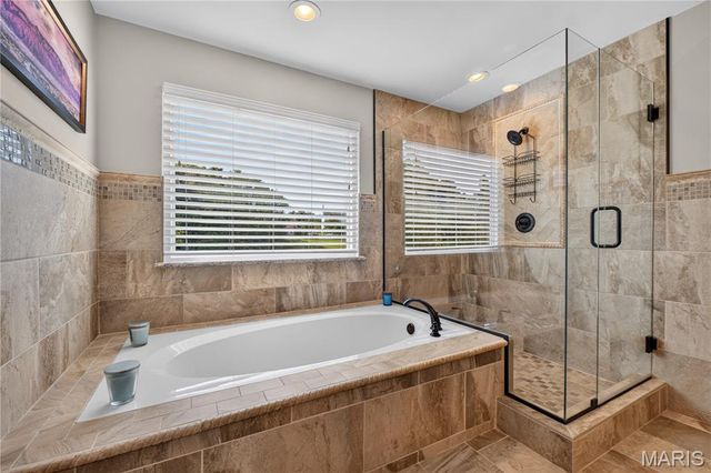 947 Crown Pointe Estates Drive, Wildwood, MO 63021