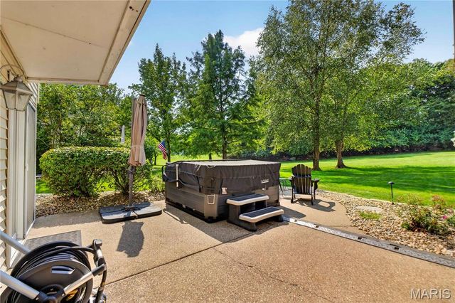 947 Crown Pointe Estates Drive, Wildwood, MO 63021