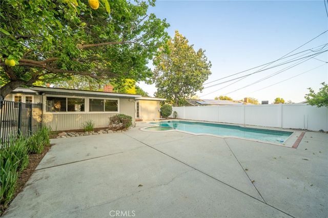 303 S Cimmeron Trail, Glendora, CA 91741