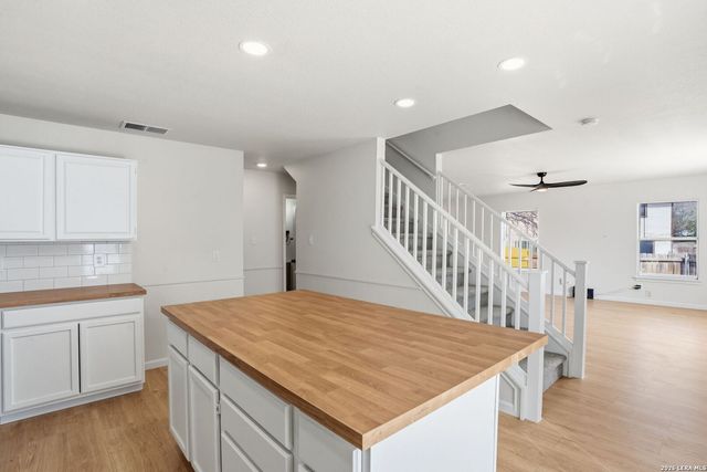 8006 Coco Meadow, Converse, TX 78109