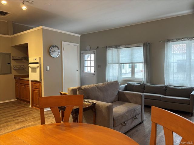 158 Horse Shoe, Mill Neck, NY 11765