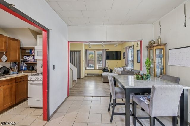 175 Union St, Lodi Boro, NJ 07644