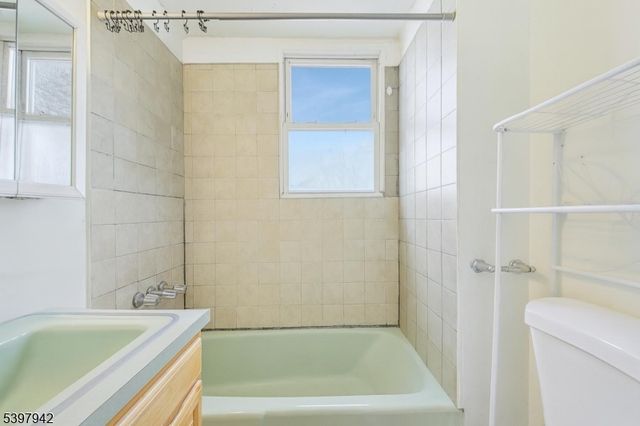 175 Union St, Lodi Boro, NJ 07644