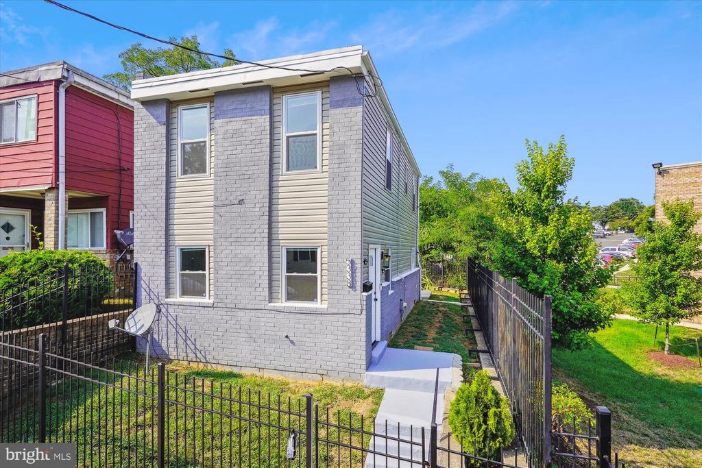 5338 JAY ST NE, Washington, DC 20019