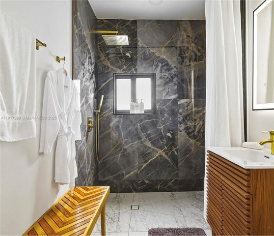 8270 NE 1st Pl, Miami, FL 33138