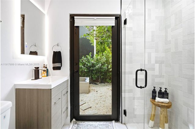 8270 NE 1st Pl, Miami, FL 33138