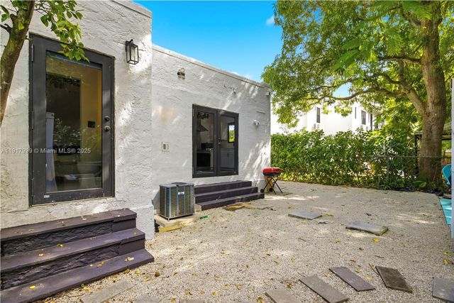 8270 NE 1st Pl, Miami, FL 33138