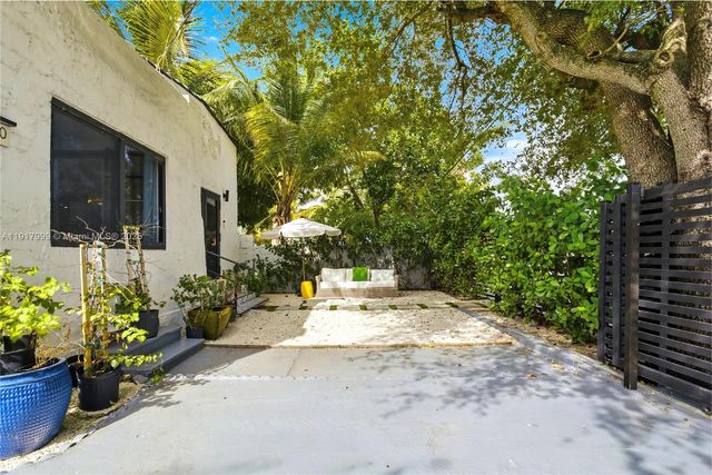 8270 NE 1st Pl, Miami, FL 33138