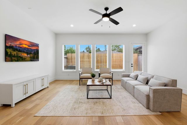 1430 Nashua Street, Houston, TX 77008