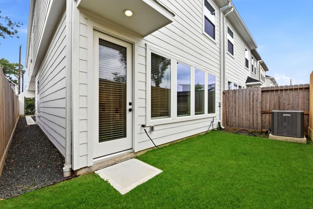 1430 Nashua Street, Houston, TX 77008