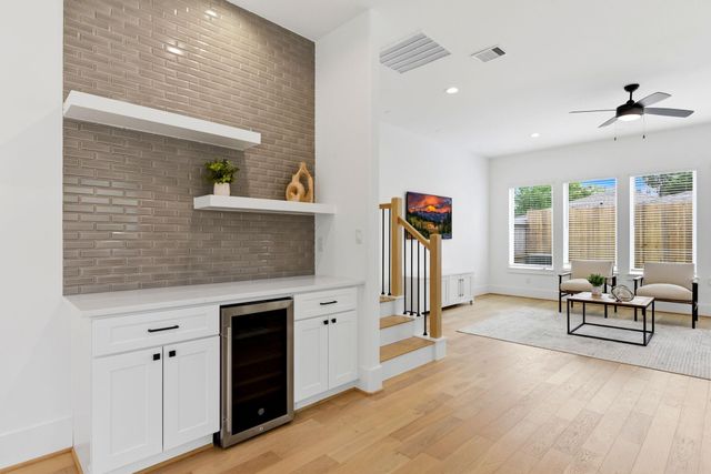 1430 Nashua Street, Houston, TX 77008