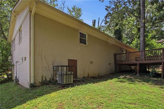 2017 Lindsey Lane, Decatur, GA 30035