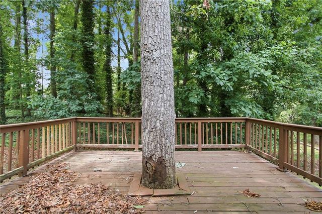 2017 Lindsey Lane, Decatur, GA 30035