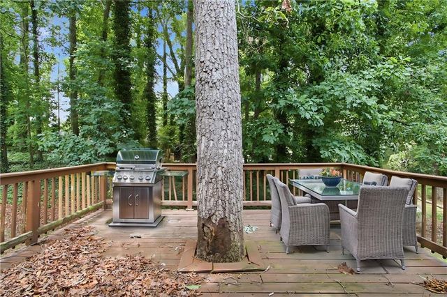 2017 Lindsey Lane, Decatur, GA 30035