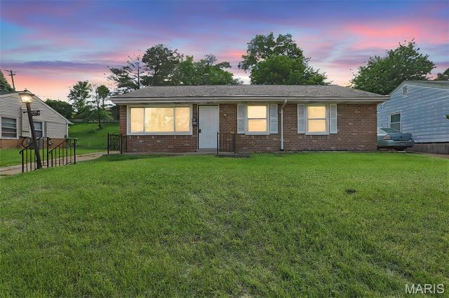4144 Davis Street, St Louis, MO 63123