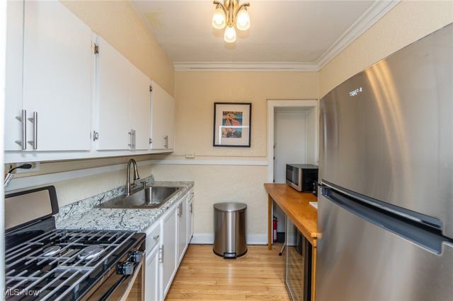 2330 Euclid Heights Boulevard 105, Cleveland Heights, OH 44106