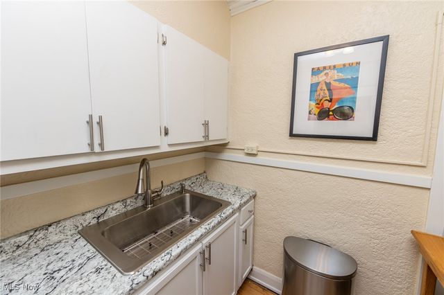 2330 Euclid Heights Boulevard 105, Cleveland Heights, OH 44106