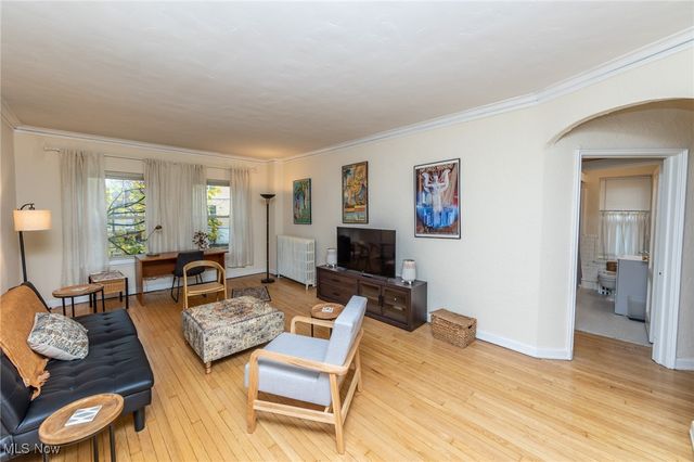 2330 Euclid Heights Boulevard 105, Cleveland Heights, OH 44106