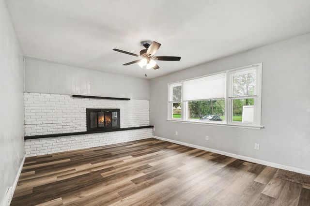 827 E Park Drive, Niles, MI 49120