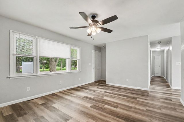 827 E Park Drive, Niles, MI 49120