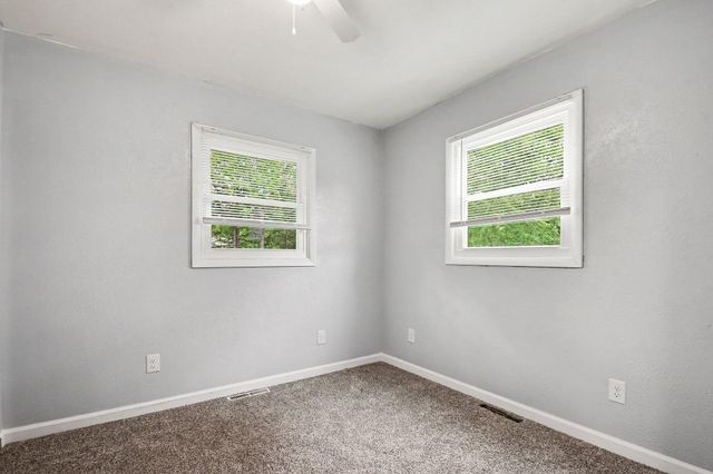 827 E Park Drive, Niles, MI 49120