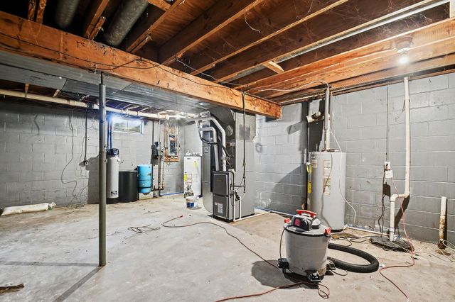 827 E Park Drive, Niles, MI 49120