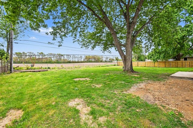 827 E Park Drive, Niles, MI 49120