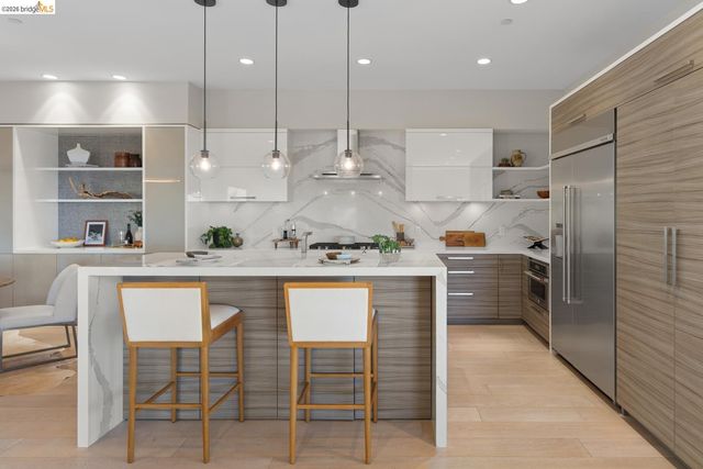 590 Gravatt Dr, Berkeley, CA 94705