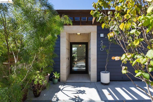 590 Gravatt Dr, Berkeley, CA 94705