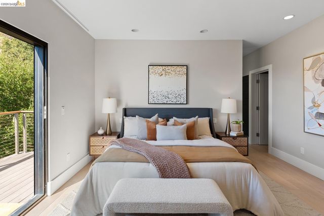 590 Gravatt Dr, Berkeley, CA 94705