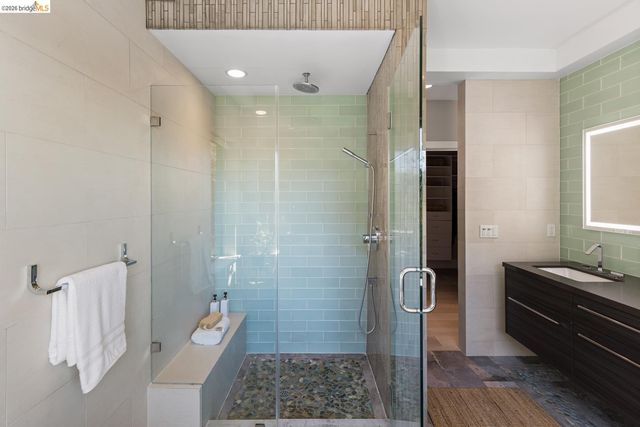 590 Gravatt Dr, Berkeley, CA 94705