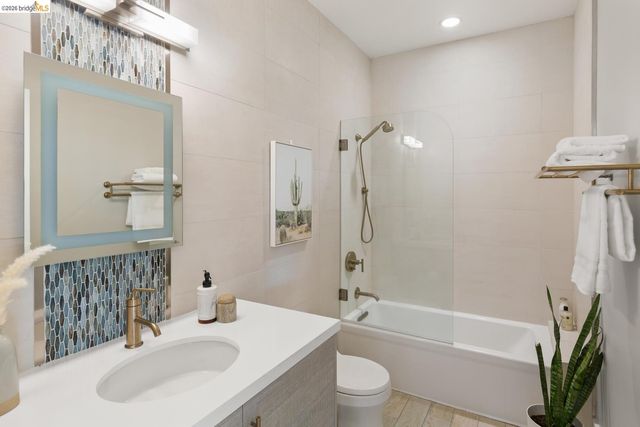 590 Gravatt Dr, Berkeley, CA 94705