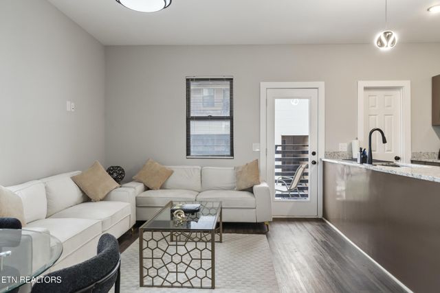 1807 Logan Ave, Knoxville, TN 37921