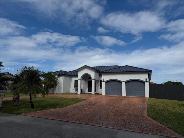 13205 SW 218th Ter, Miami, FL 33170