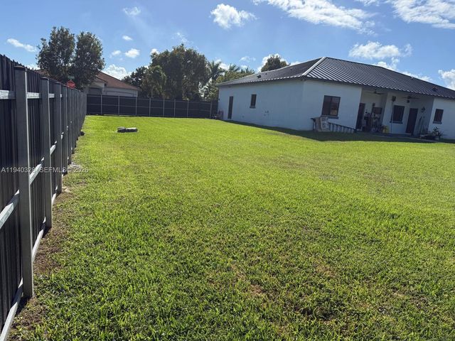 13205 SW 218th Ter, Miami, FL 33170