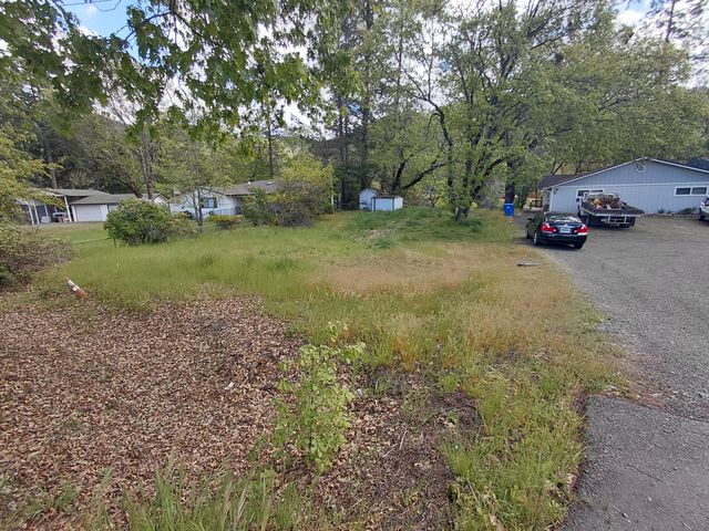22266 Highway 62, Shady Cove, OR 97539