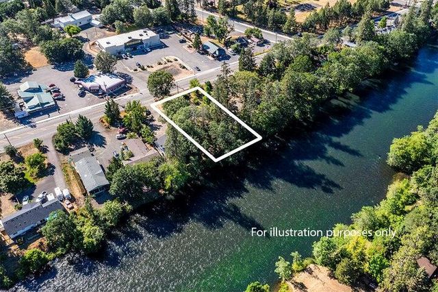 22266 Highway 62, Shady Cove, OR 97539