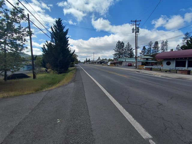 22266 Highway 62, Shady Cove, OR 97539