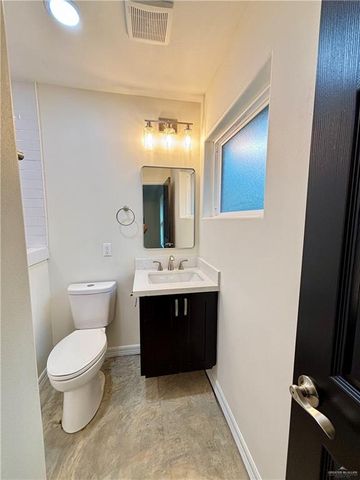 2125 Camellia Avenue, Mcallen, TX 78501