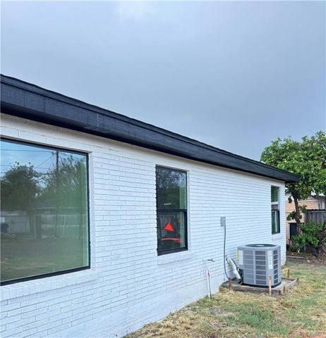 2125 Camellia Avenue, Mcallen, TX 78501