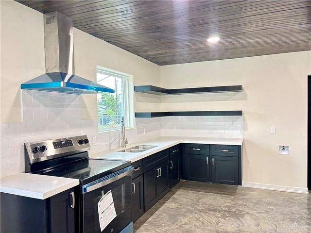 2125 Camellia Avenue, Mcallen, TX 78501