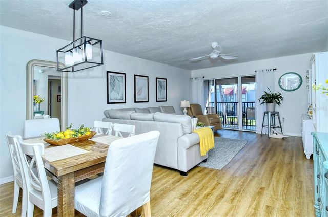 1801 GULF DRIVE N 275, Bradenton Beach, FL 34217