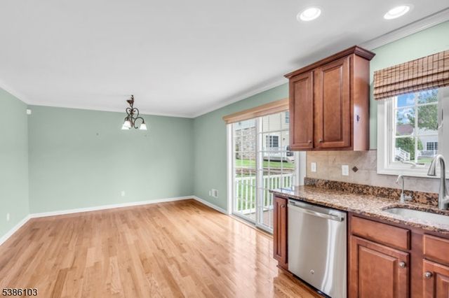 10 Harvey Ct, Clark Twp., NJ 07066
