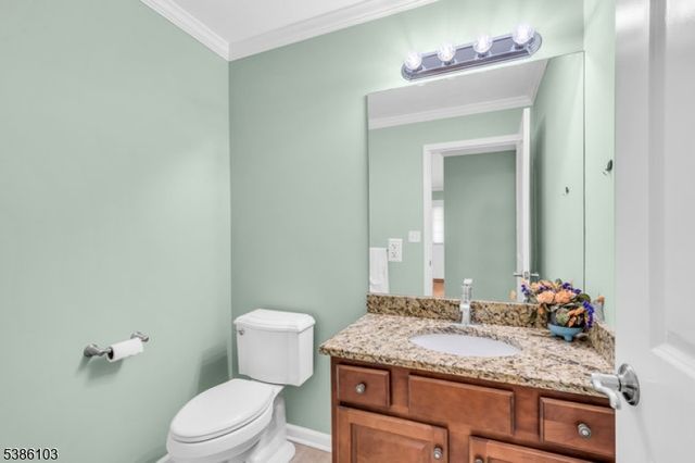 10 Harvey Ct, Clark Twp., NJ 07066