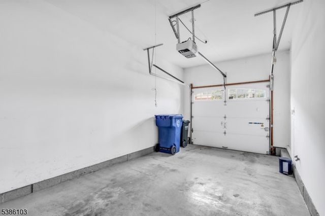 10 Harvey Ct, Clark Twp., NJ 07066