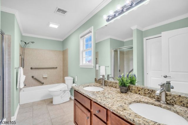 10 Harvey Ct, Clark Twp., NJ 07066
