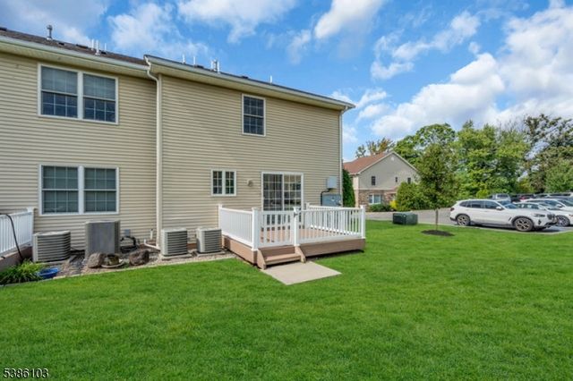 10 Harvey Ct, Clark Twp., NJ 07066
